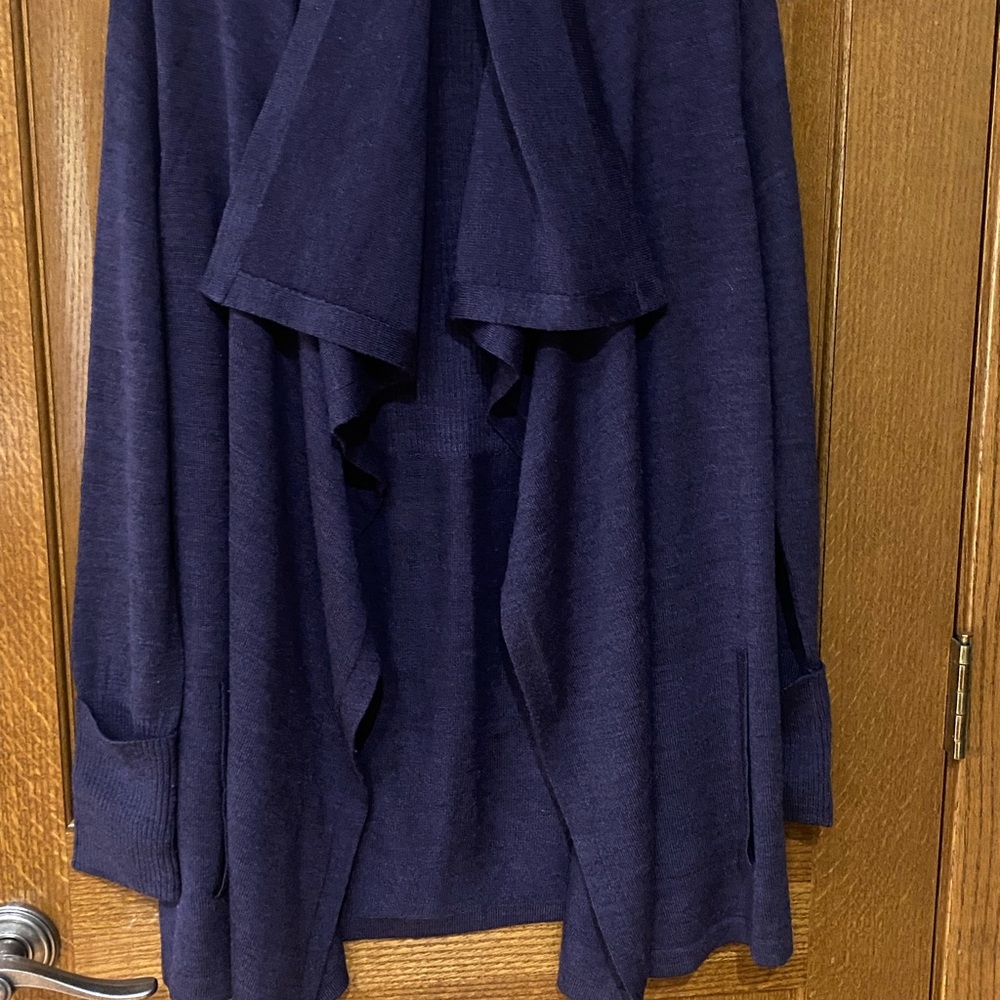 Eddie Bauer Heather Aubergine/Purple fly front cardigan. Size Small.